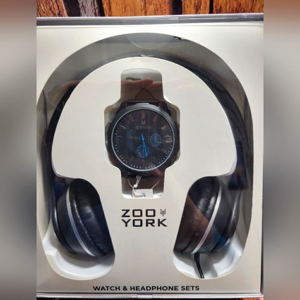 Zoo York Quartz Watch and Headphones